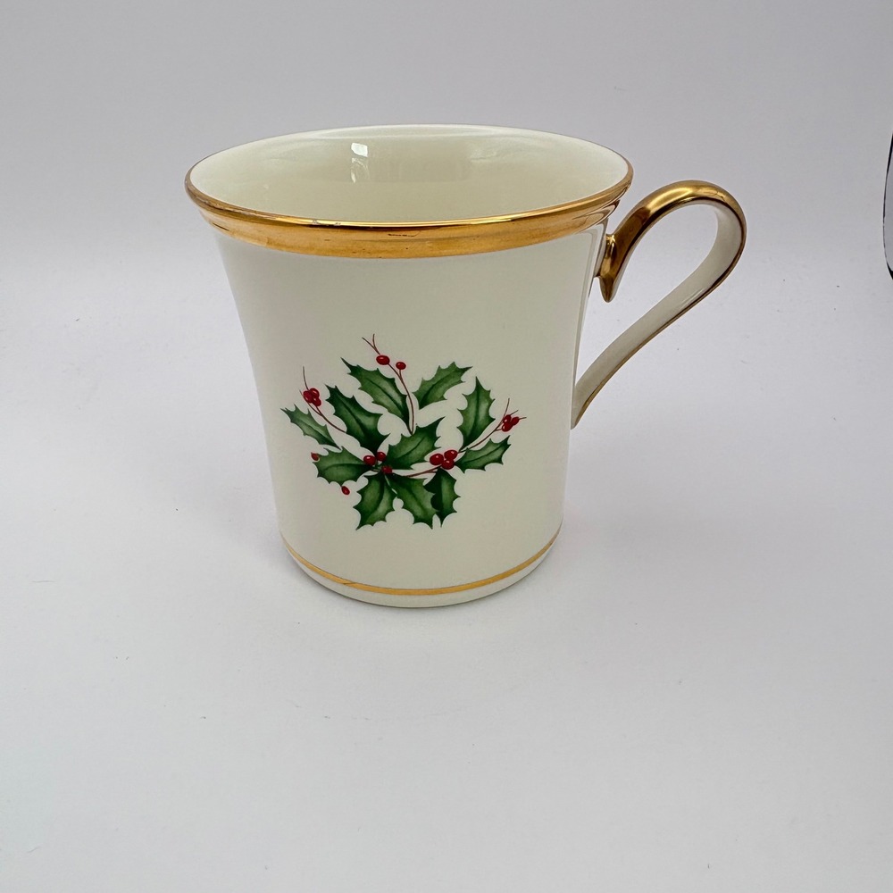 Lenox American By Design Holiday Mug Ivory 24K Gold Trim Holly Berry 10oz